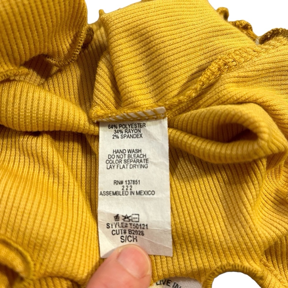 Ribbed cropped button tank - Picture 3 of 5